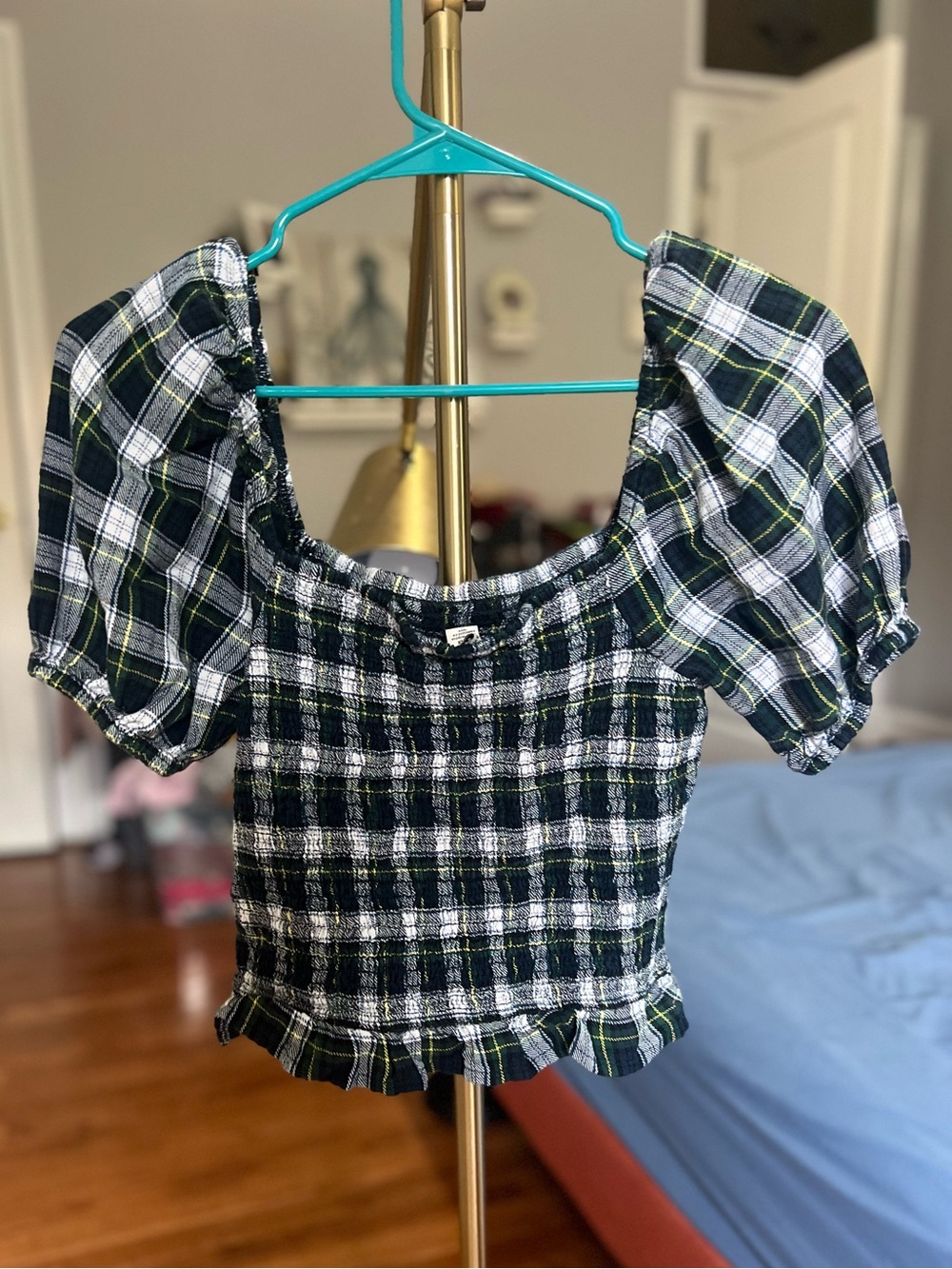 American Eagle Plaid Puff-Sleeve Smocked Crop Top -Navy & Green